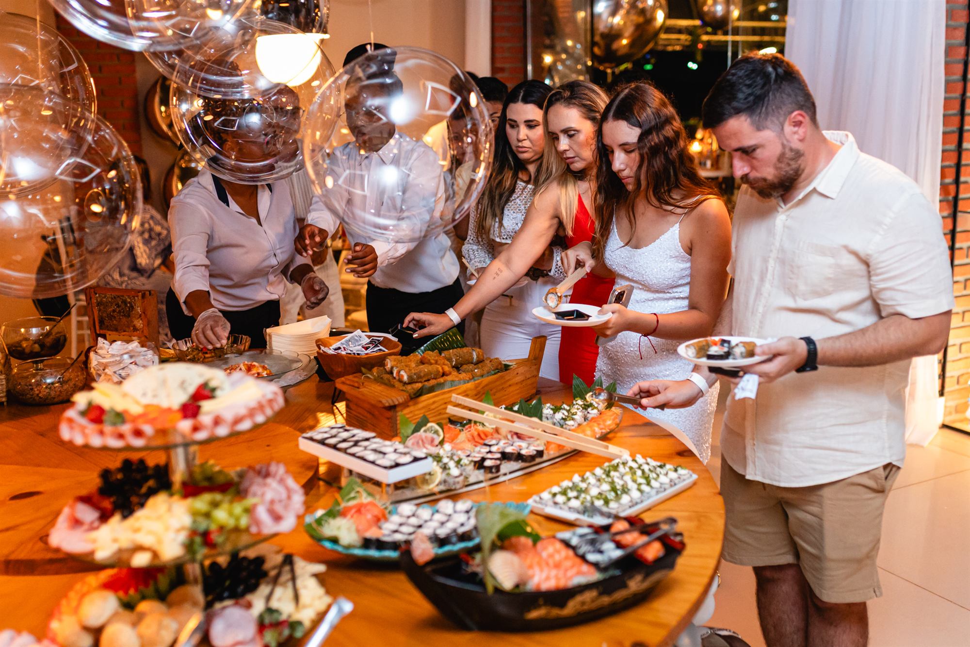 Buffet open food com estações gastronômicas na festa de Réveillon